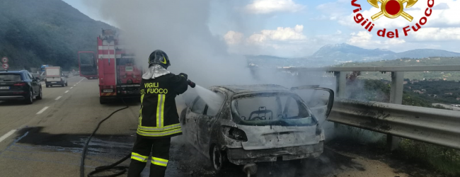 Monteforte Irpino| In fiamme l’auto di una famiglia diretta al Santuario di Montevergine