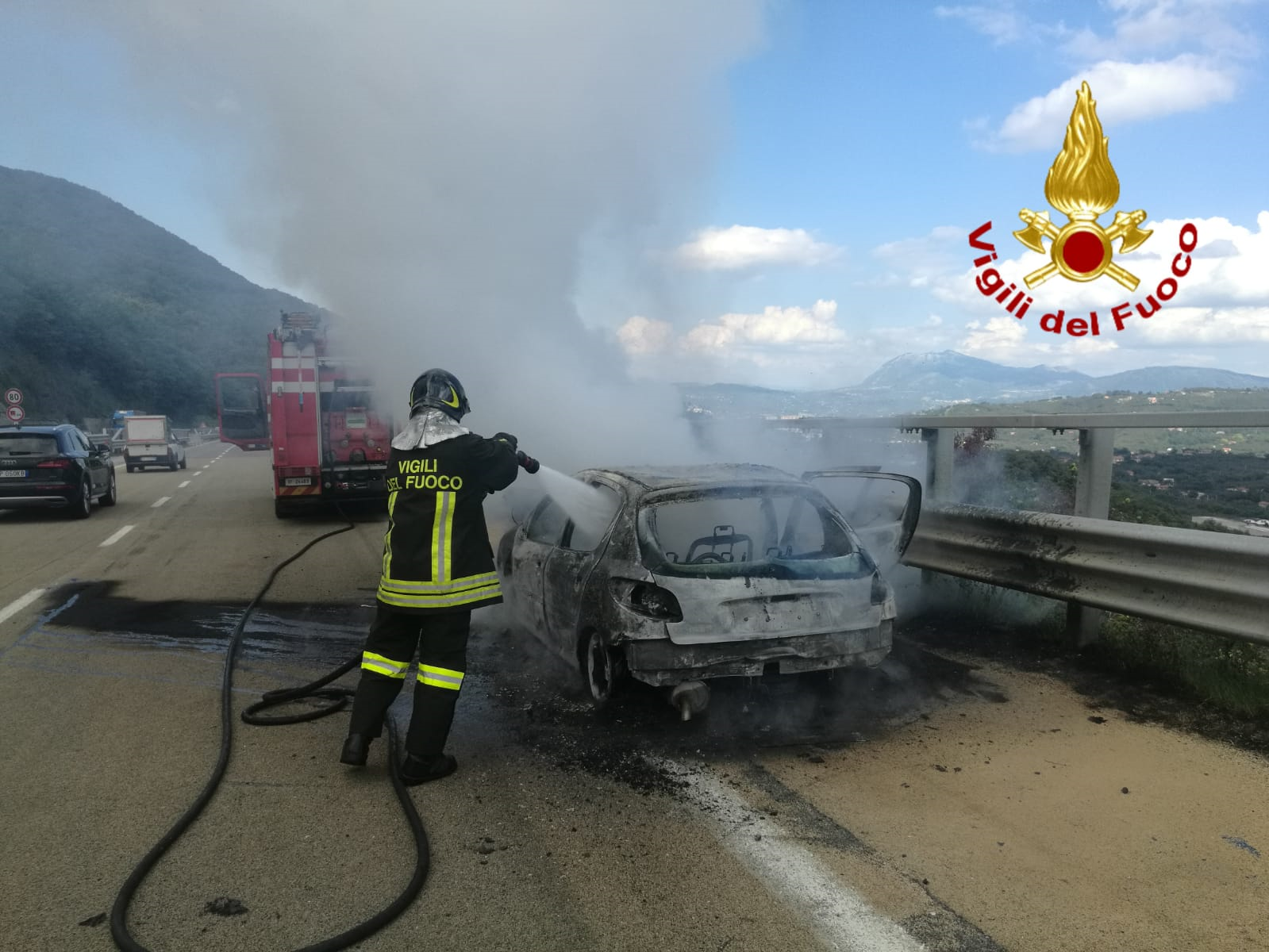 Monteforte Irpino| In fiamme l’auto di una famiglia diretta al Santuario di Montevergine