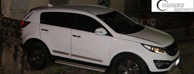 Non si fermano al posto di blocco, ladri abbandono auto