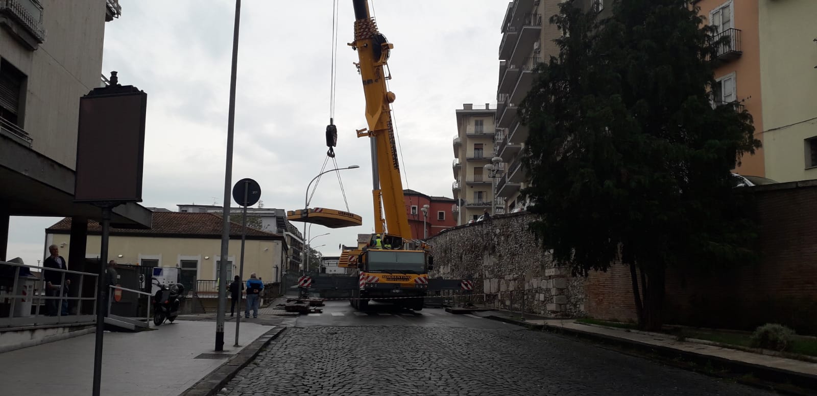 Benevento| Lavori alla scala del Comune, chiude via del Pomerio tra disagi e proteste