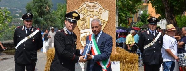 Foglianise| Una scultura di paglia per i Carabinieri di Montesarchio