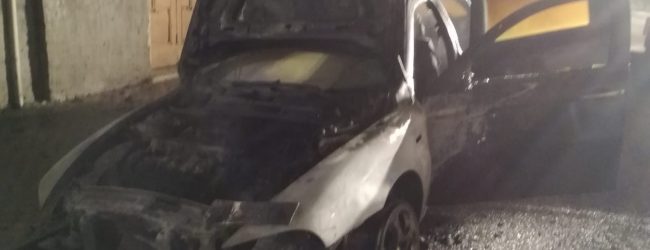 Benevento| Incendiata auto al Rione Ferrovia/Foto
