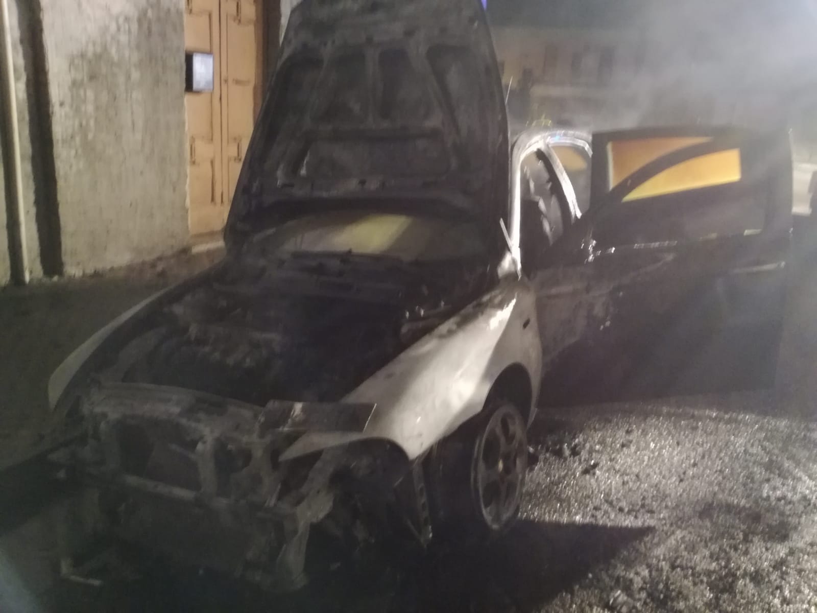 Benevento| Incendiata auto al Rione Ferrovia/Foto