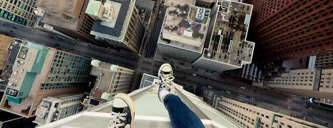 Giovani,la moda  dei selfie mortali domina il web