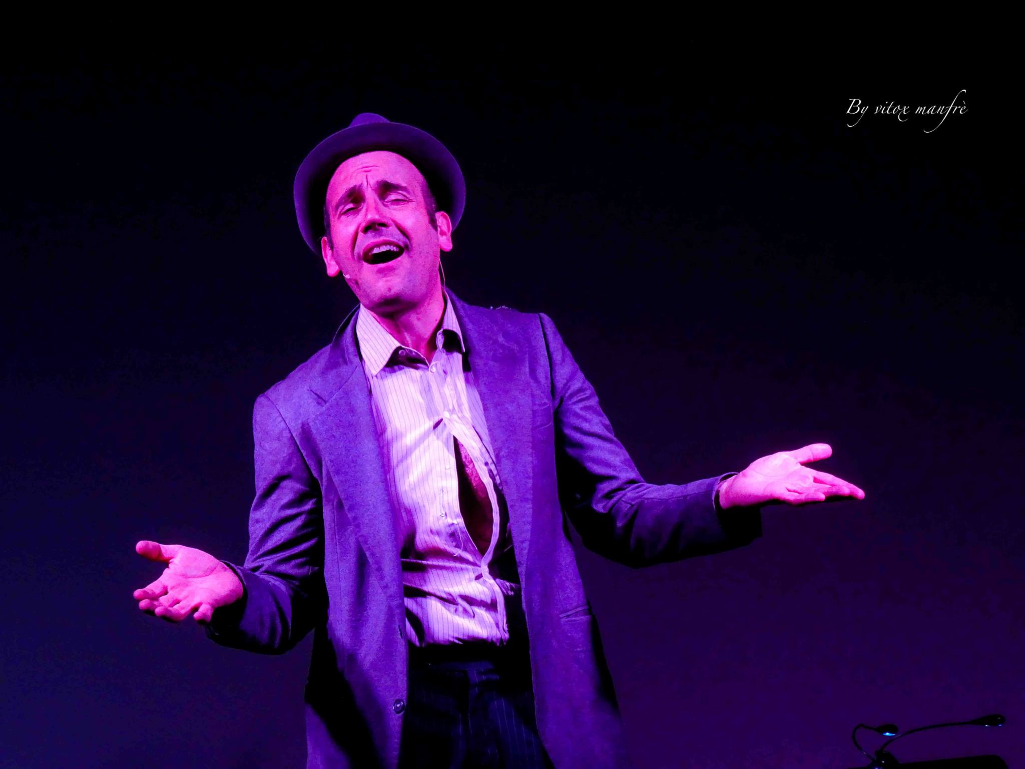 San Giorgio del Sannio| Al Cilindro nero lo spettacolo di Peppe Fonzo “Fosco-Storia de nu matto”