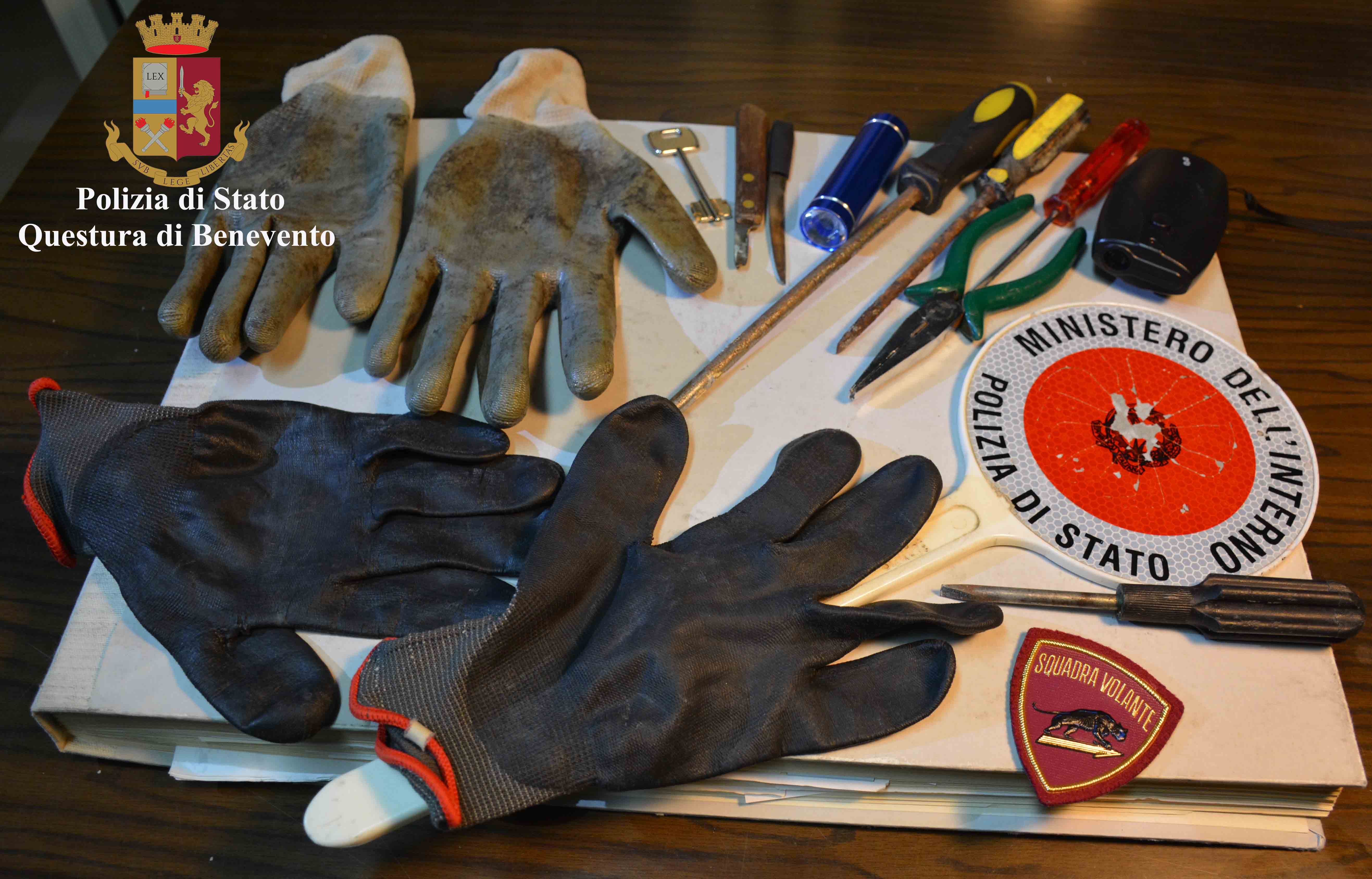 Benevento| Trovato in possesso di  cacciaviti, torcia e altri strumenti atti allo scasso Pregiudicato napoletano denunciato dalla Polizia di Stato