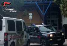 Grottolella| Scuolabus in sosta in pendenza investe insegnante portata in ospedale