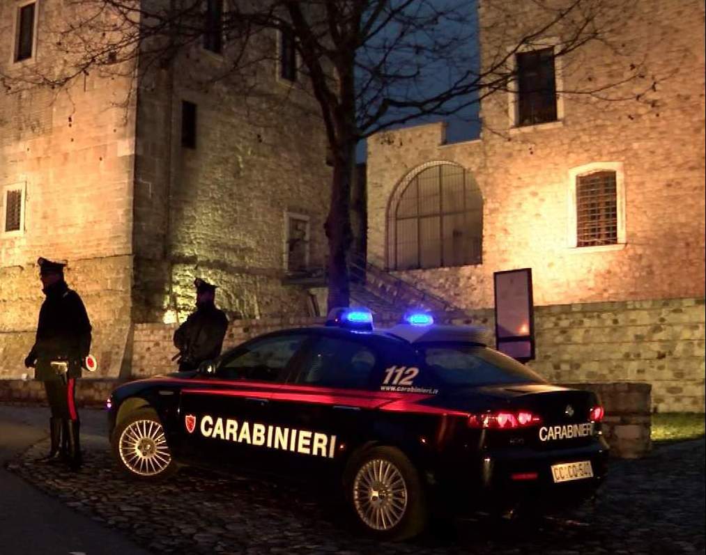 Chianche| Furto nella notte in un sali e tabacchi, i ladri scassinano slot e cambia monete