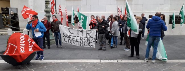 Benevento| Sit- in Cmr, i sindacati: non è una fabbrica di cappelli. Subito tavolo istituzionale