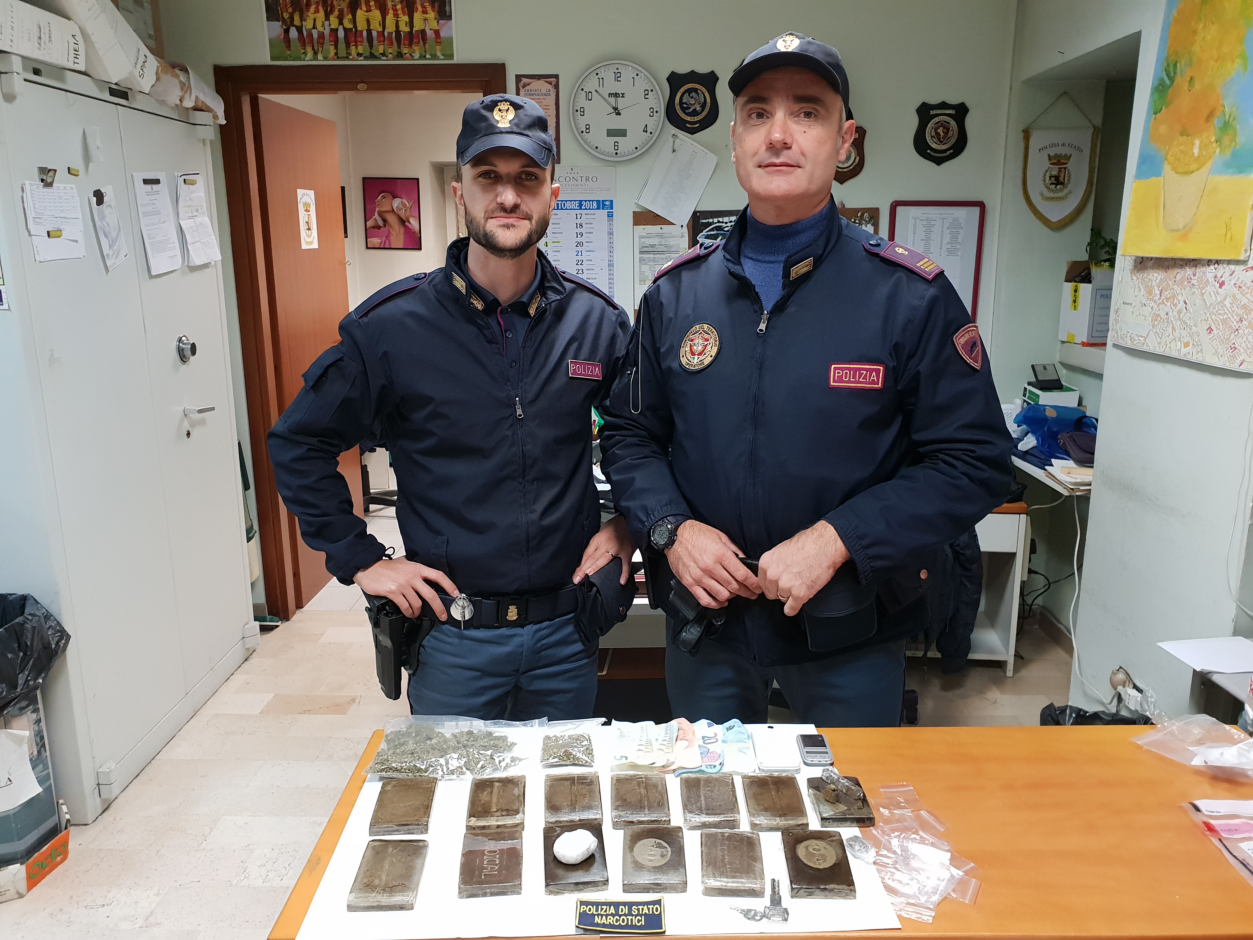 Benevento| Nasconde droga in una galleria ferroviaria: beccato dalla Polizia