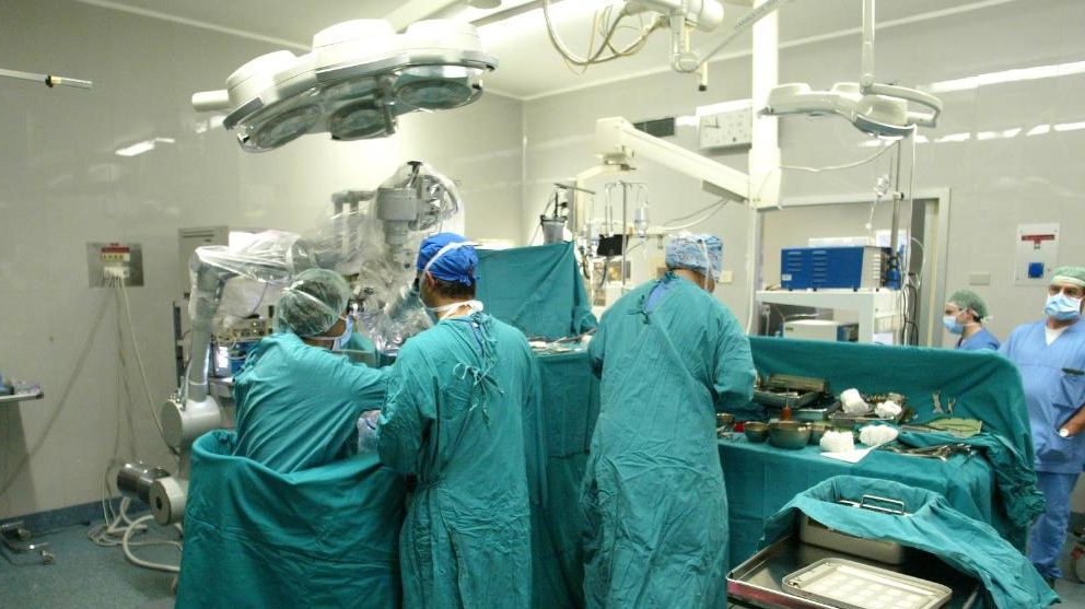 Avellino| Affetta da malattia rara, 15enne operata con successo al “Moscati”