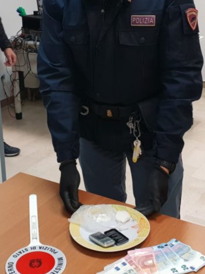 Benevento| Mobile arresta pusher a contrada Capodimonte