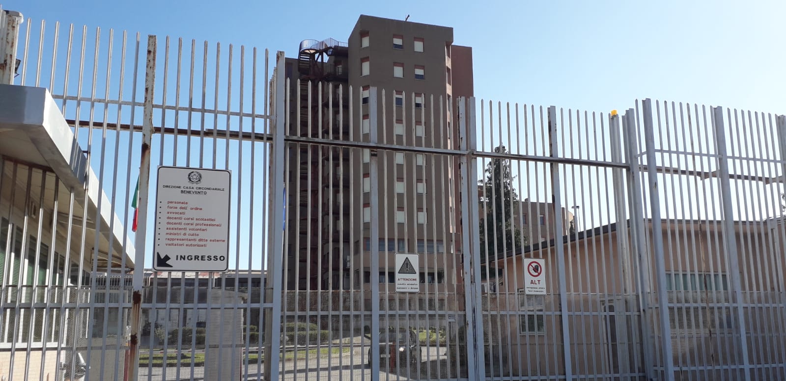 Covid, sorveglianza sanitaria per 48 detenuti del carcere di Capodimonte