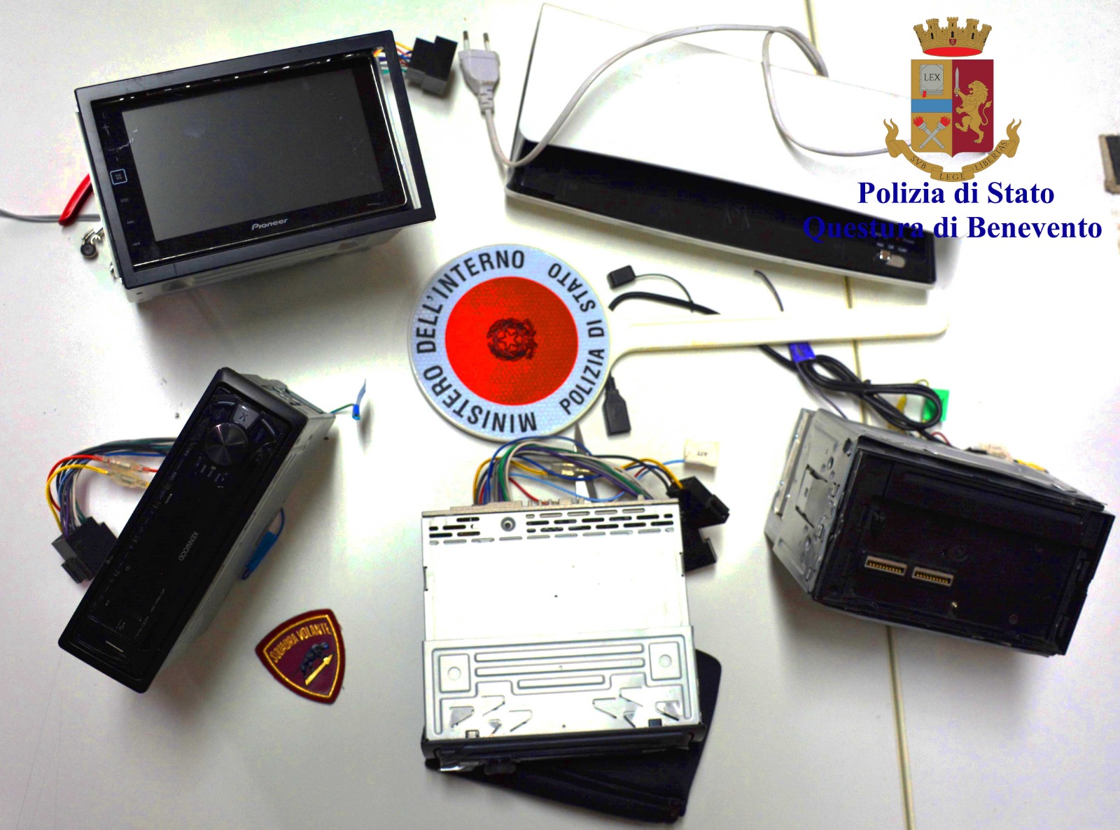 Benevento| Furti nelle auto, la Polizia di Stato arresta due ladri seriali