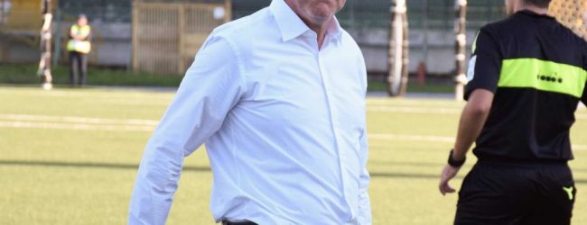 Avellino, guizzo De Vena: Castiadas k.o.