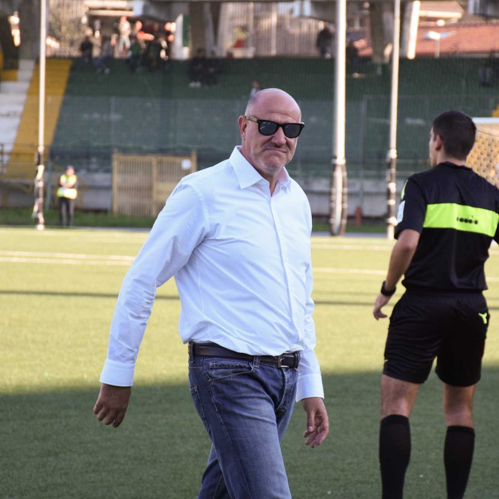 Avellino, guizzo De Vena: Castiadas k.o.