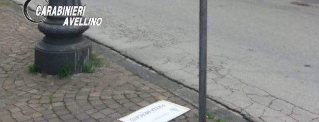 Montoro| Danneggia i cartelli stradali con una spranga, denunciato 40enne