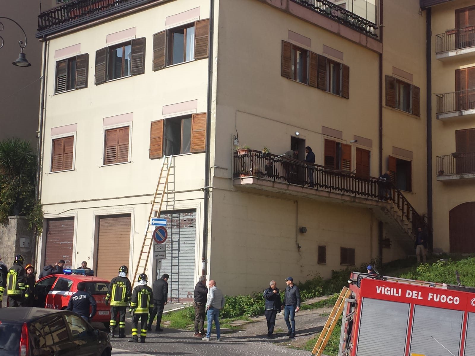 Tragedia in pieno centro storico ad Avellino.
