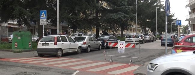 Benevento| Transenne spostate e pochi vigili, lo stop alle auto è un flop