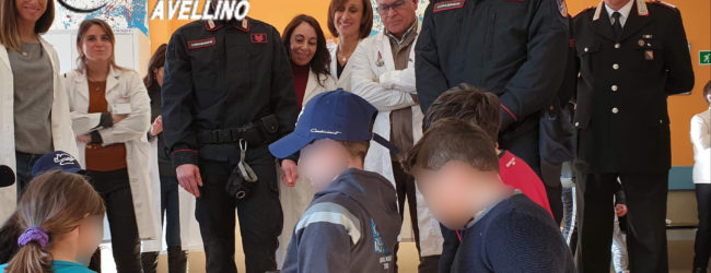 Avellino| Clima di festa nella Pediatria del “Moscati” con il cane Pirat dei carabinieri