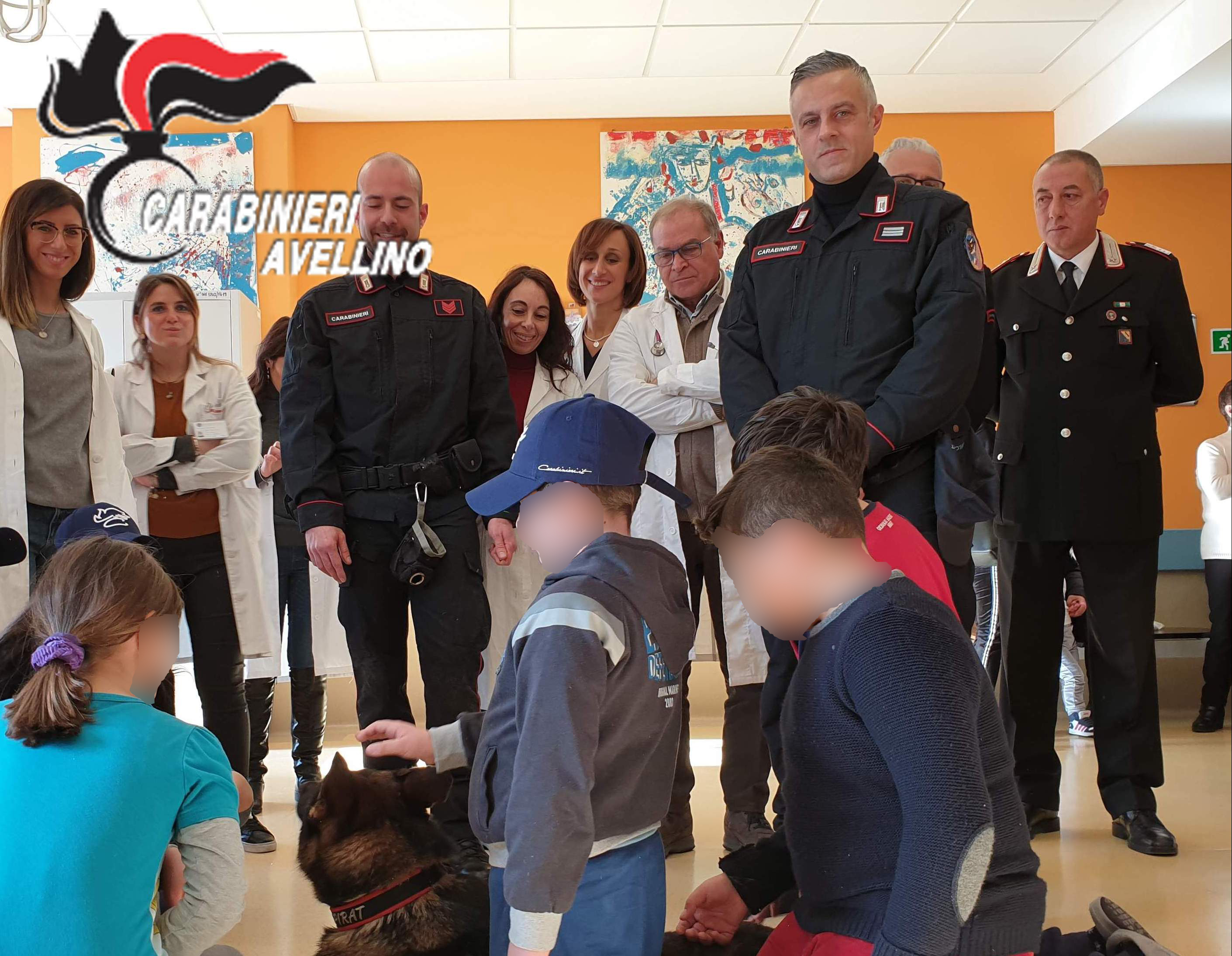 Avellino| Clima di festa nella Pediatria del “Moscati” con il cane Pirat dei carabinieri