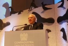 De Luca: basta contrapposizione tra aree della Campania