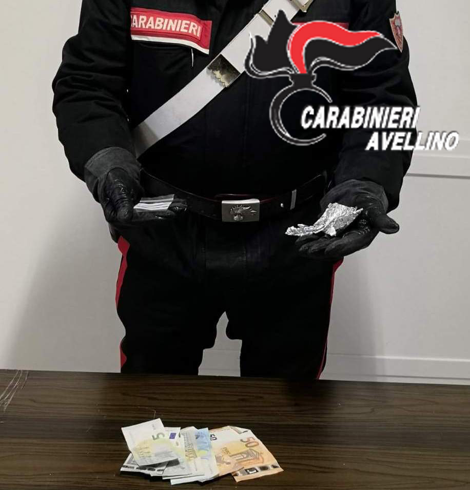 Grottaminarda| Pusher davanti alla scuola cede dose di eroina, arrestato dai carabinieri