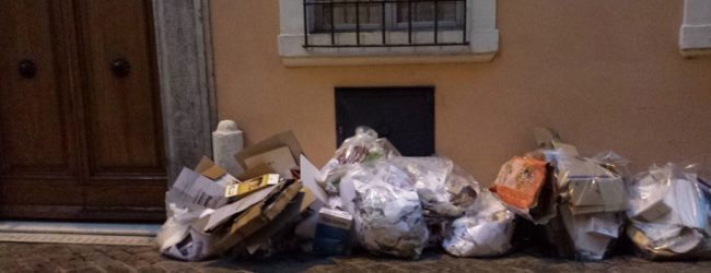 Benevento| Rifiuti, task force di Municipale e Asia contro i condomìni