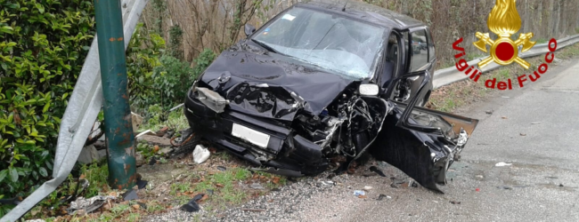 Prata Principato Ultra| Con l’auto contro un lampion, 71enne in ospedale