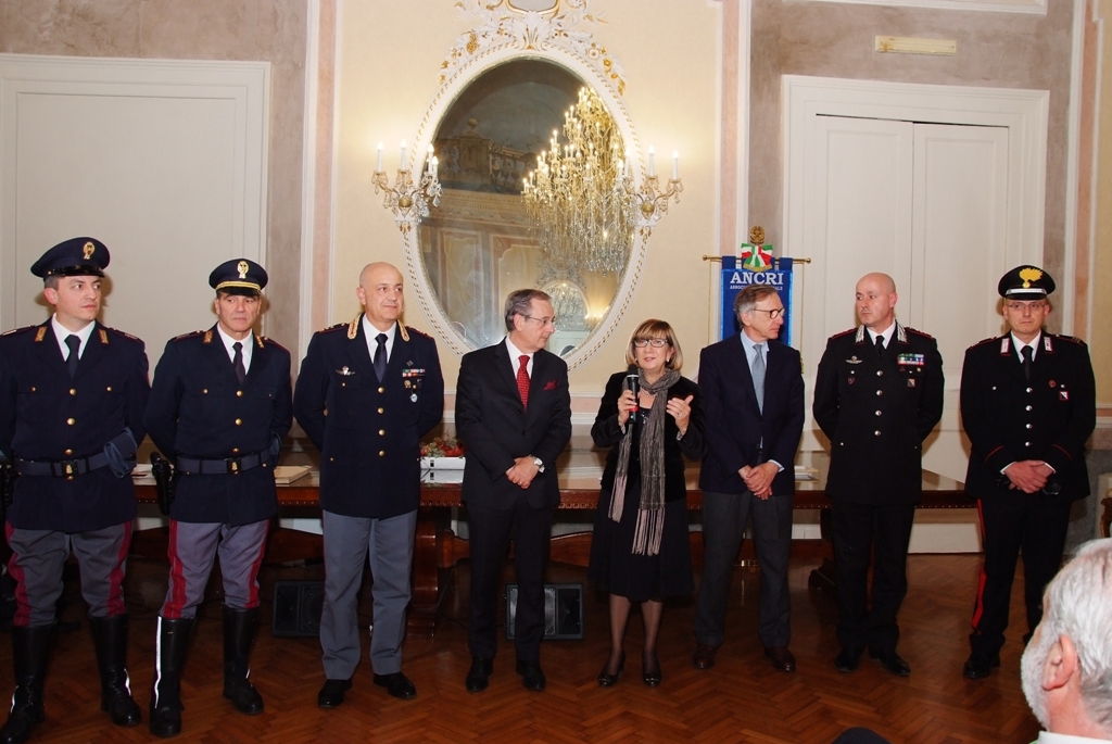 Avellino| Un omaggio agli operatori di polizia intervenuti nell’assalto al portavalori