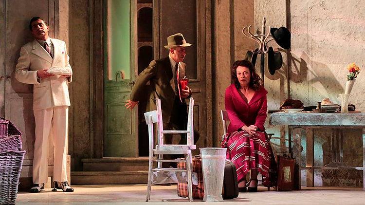 Avellino| Teatro Gesualdo, sabato e domenica la commedia “Questi Fantasmi”