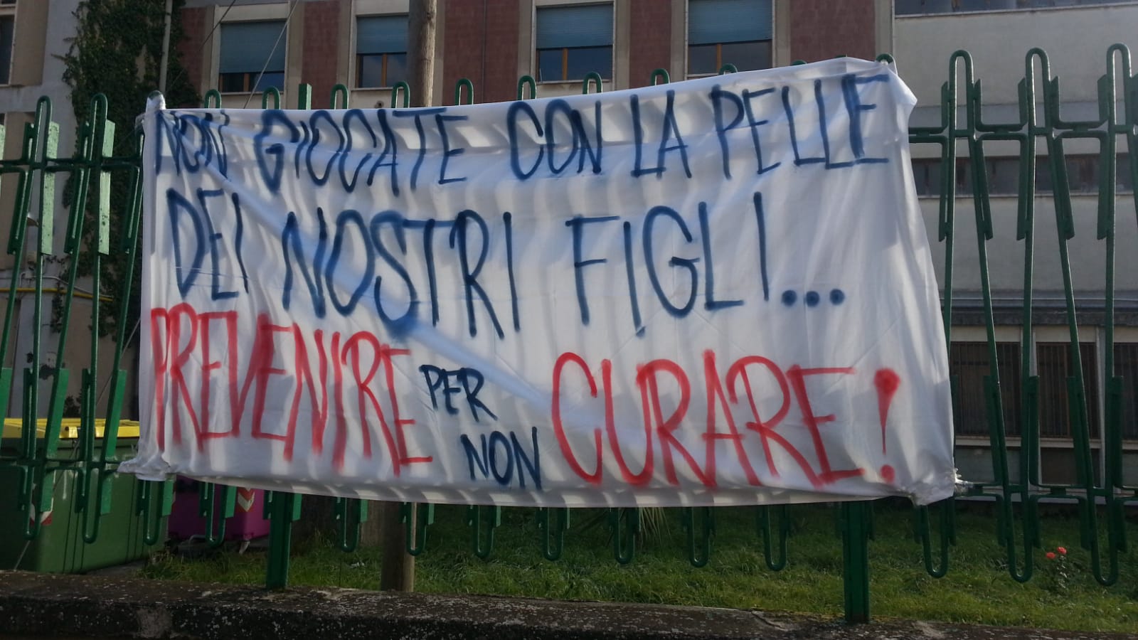 Bosco Lucarelli e Silvio Pellico: il sindaco ordina la chiusura