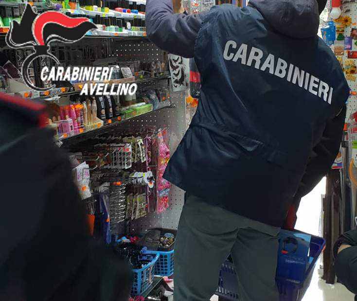 Solofra| Sequestrati articoli con marchi contraffatti, multe per 4000 euro