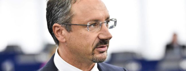 Frodi Fondi Europei, Pedicini M5S: “Basta sprechi, l’Ue ha l’obbligo di vigilare”