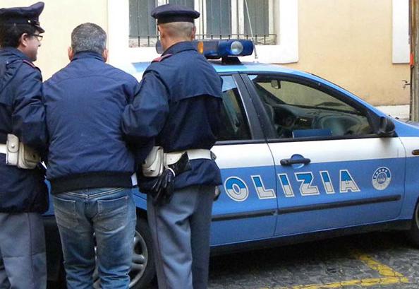 Benevento| Beccati a rubare all’interno dell’ex stamperia del Sole 24ore, arrestati dalla Squadra Volanti