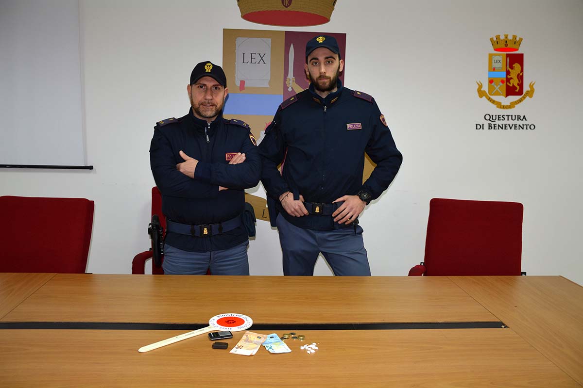 Beccati con hashish e cocaina negli slip, pusher beneventani arrestati dalla Polizia di Stato
