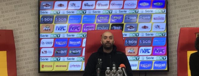 Benevento, Bucchi: “Finalmente il mercato è finito. Ci aspettano 17 finali. Oltre i due arrivi, abbiamo altri colpi in casa”