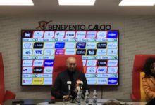 Benevento, Bucchi: “La squadra è matura. Siamo diversi dal passato, questo è un gruppo forte”