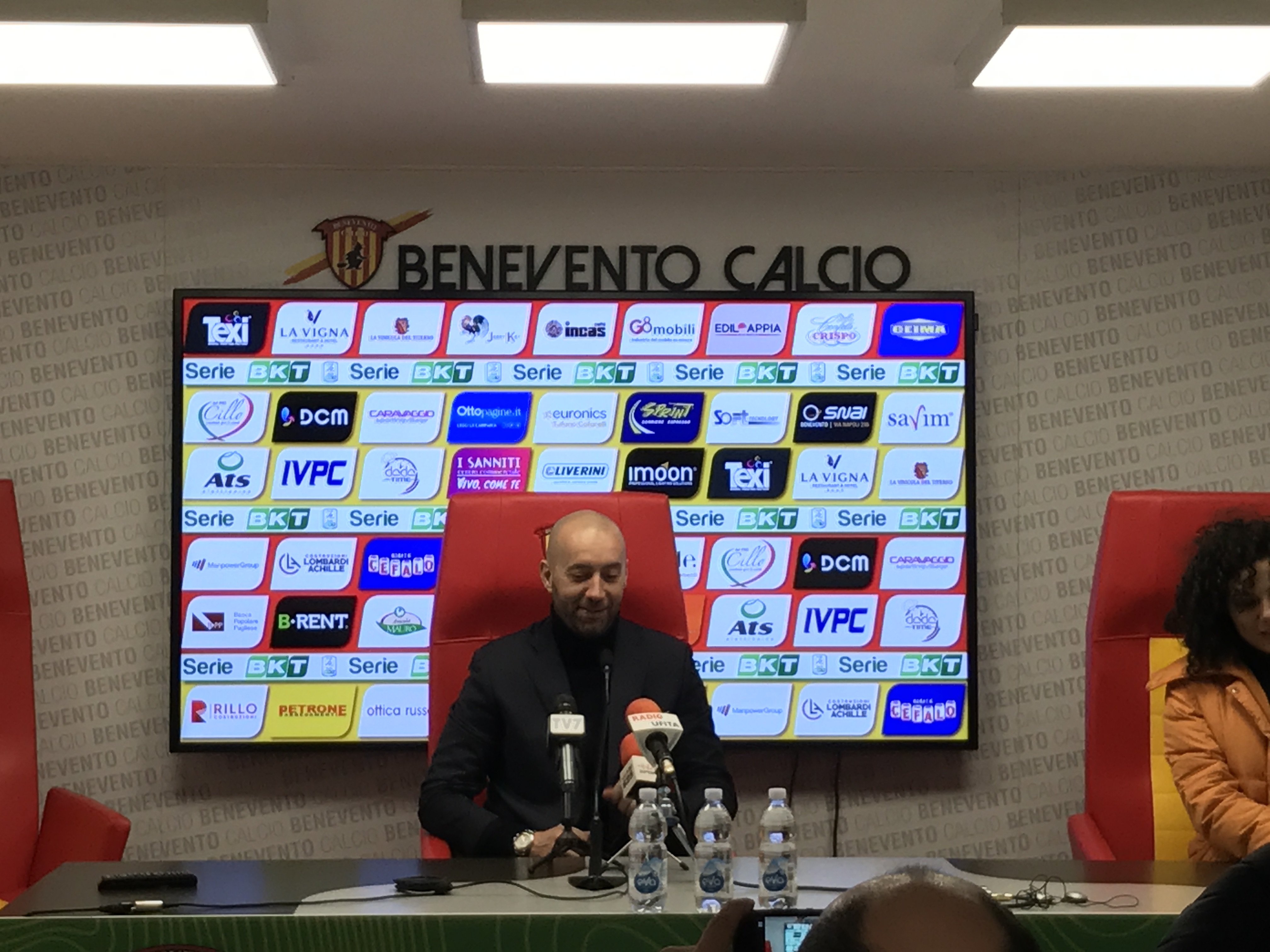 Benevento, Bucchi: “La squadra è matura. Siamo diversi dal passato, questo è un gruppo forte”