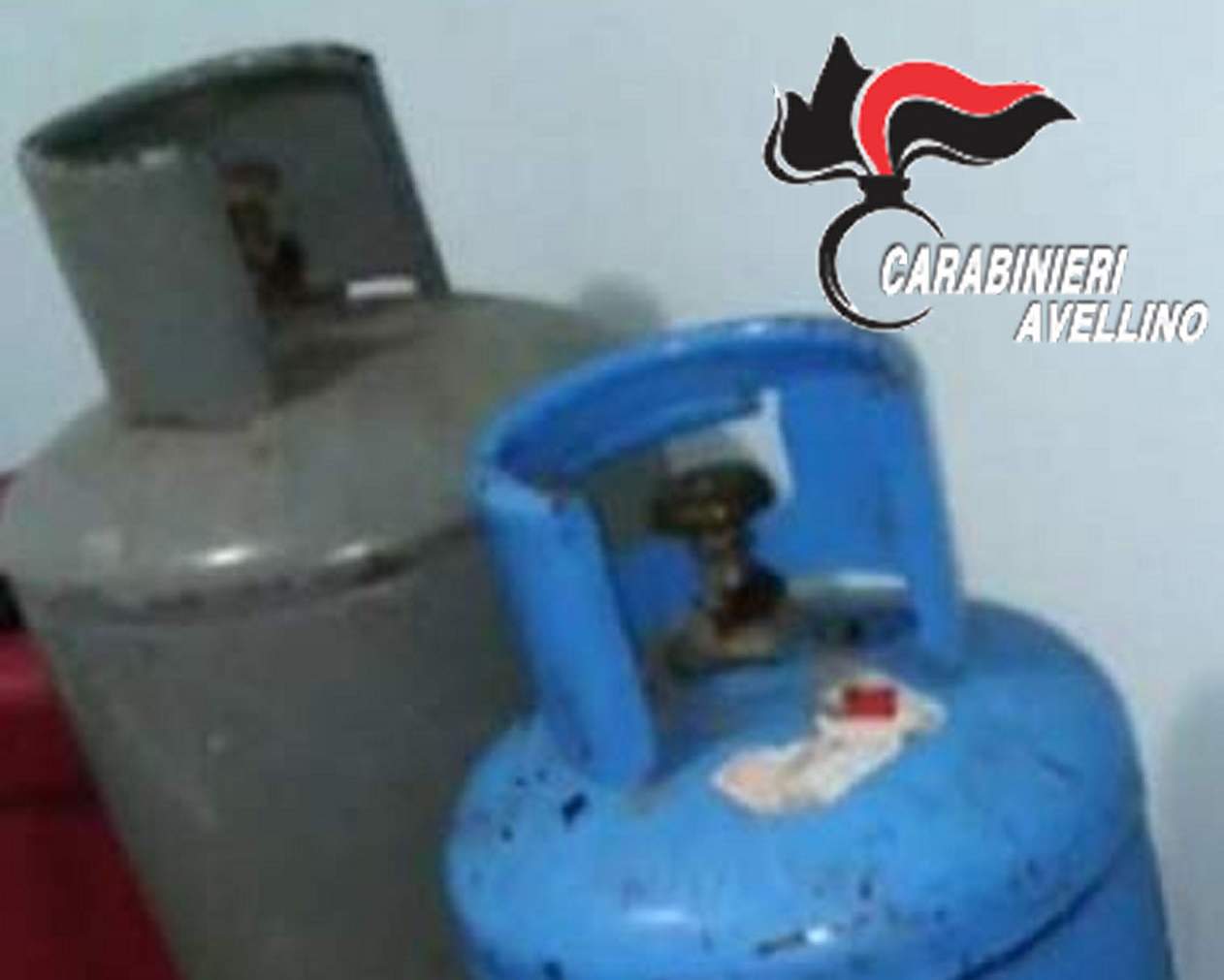 Solofra|”Faccio saltare la casa”: 23enne minaccia il suicidio. Intervengono i pompieri