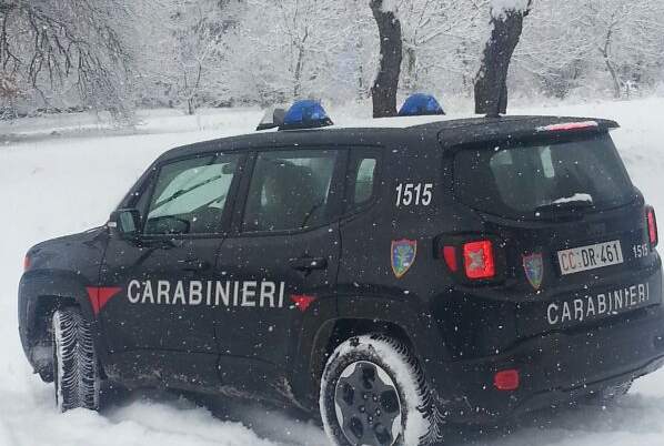 Bagnoli Irpino| Bloccati con le auto della neve, i carabinieri soccorrono 5 persone