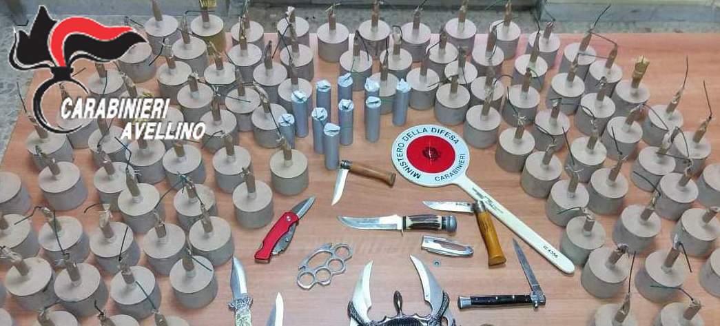 Sirignano| In casa 15 kg di ordigni esplosivi, tirapugni e coltelli: arrestati 2 fratelli