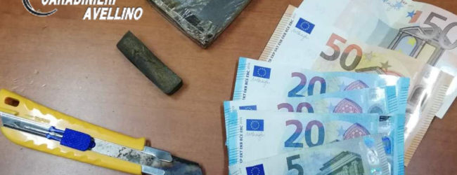 Montoro| Sorpreso con 100 grammi di hashish e uno spinello acceso, arrestato 40enne