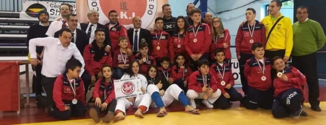 Qualificazioni Sud Italia al campionato di karate, incetta di medaglia per la Cesam