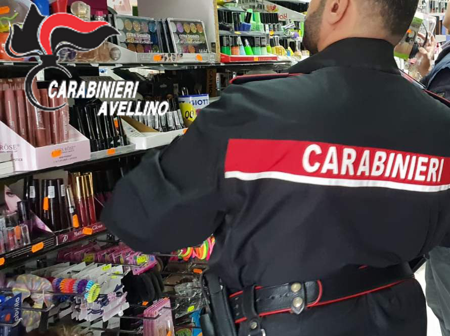 Avellino| Carnevale a “rischio sicurezza”, i Carabinieri “smascherano” e sequestrano vestiti