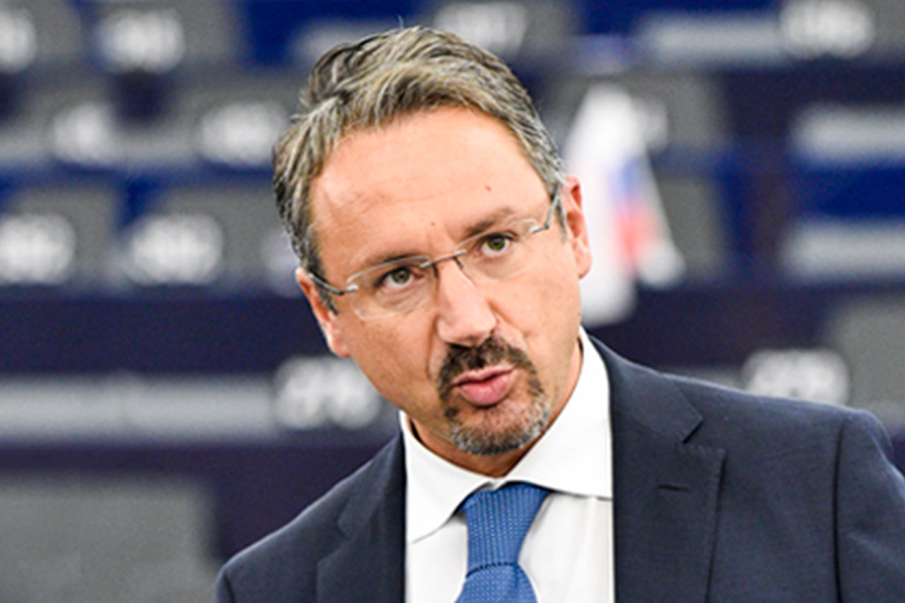 Vaccino anticovid, Pedicini (M5S): “all’Ue chiediamo regole”