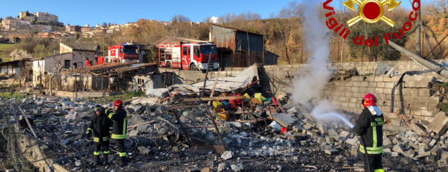 Gesualdo| Esplode deposito di fuochi pirotecnici, una vittima accertata