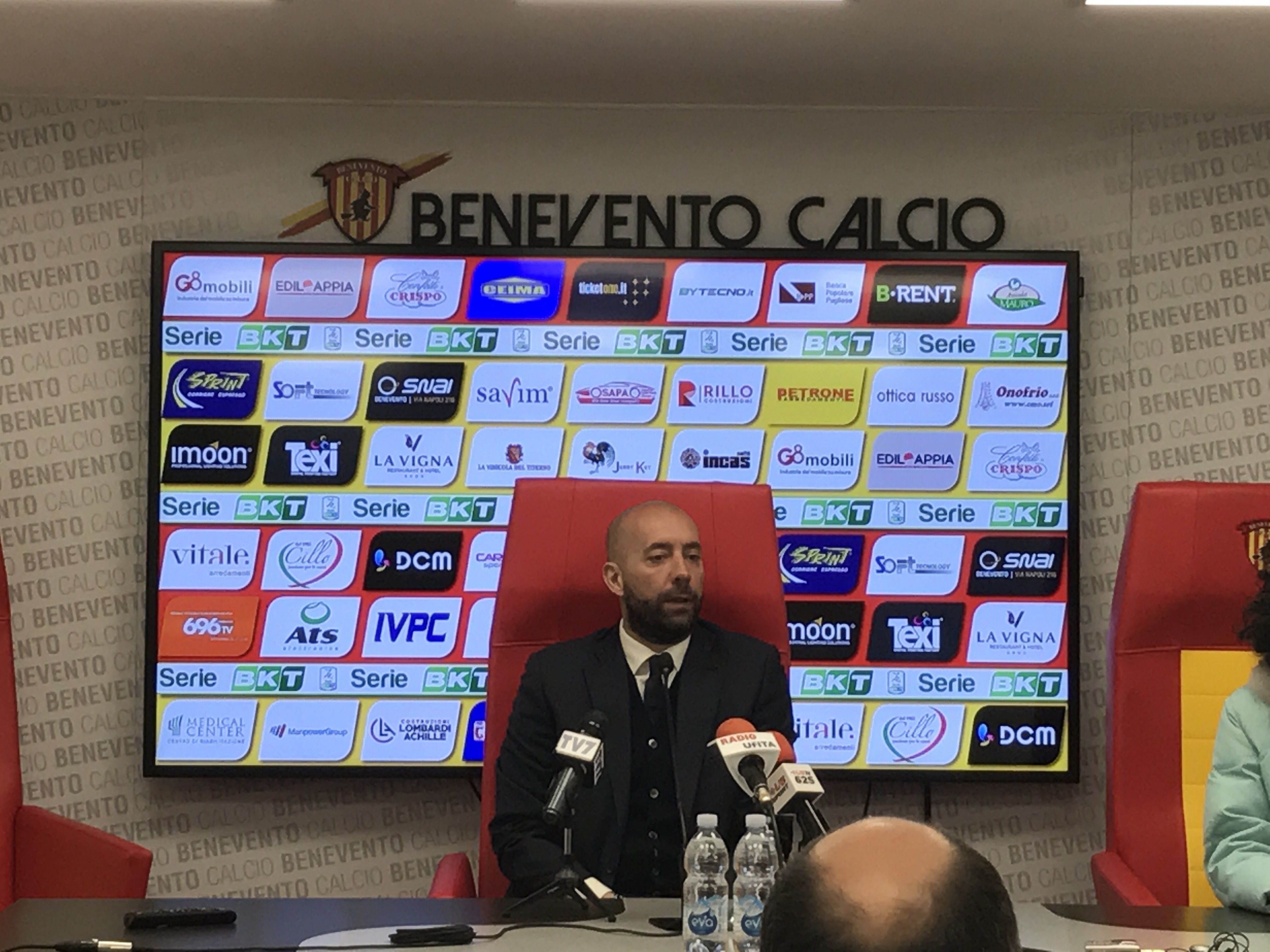Benevento, Bucchi: “Dobbiamo guardare avanti con serenità. Con la società non parlo mai a caldo”