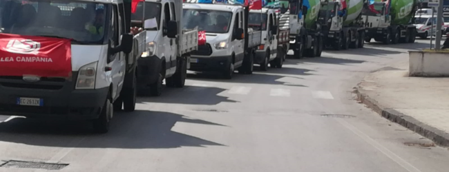 Lioni-Grotta, una marcia lunga un km per chiedere la riapertura del cantiere