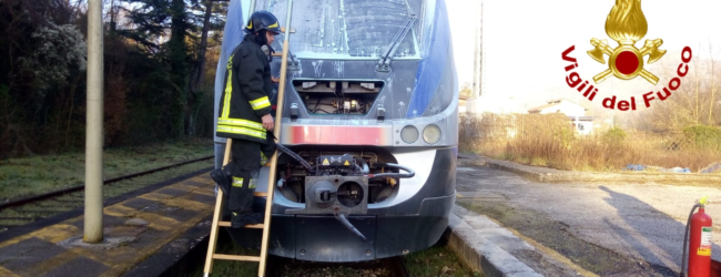 Altavilla Irpina| Principio d’incendio sul treno Benevento-Salerno, intervengono i vigili del fuoco